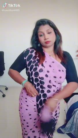 TikTok Indian MILF Saree clip