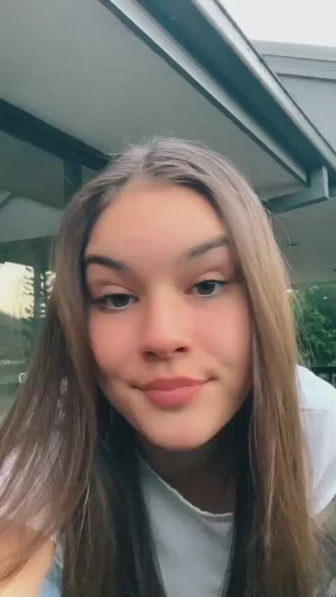 brunette dancing teen tiktok clip