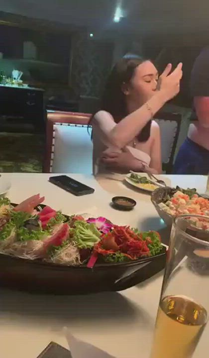 topless dining