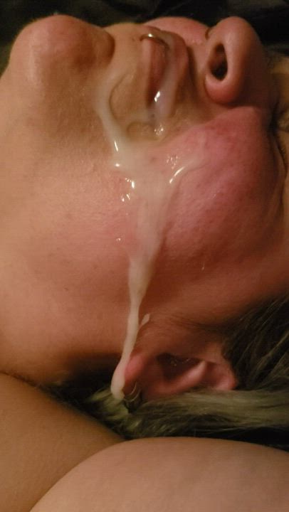 Cumshot Facial Submissive clip