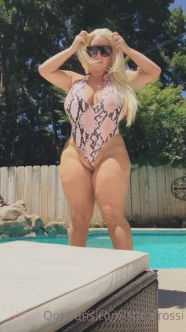 Big Tits Curvy Glasses MILF Public Stripping Swimsuit Thick clip
