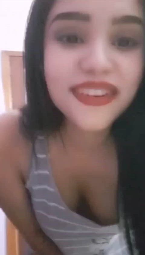 natural tits teen undressing clip