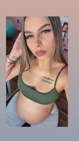 Who Loves This Milf π«π¦π¦