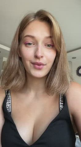 Hi, guys! Yes, I'm real💋💋💋