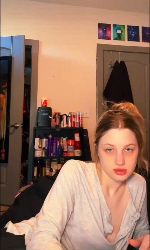 boobs cute nipslip petite pierced tiktok tits clip