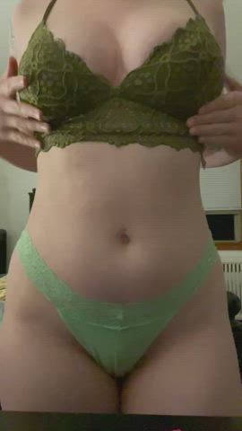 little titty drop for ya π