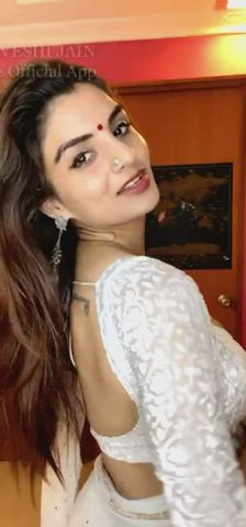 anveshi Jain cleavage show live