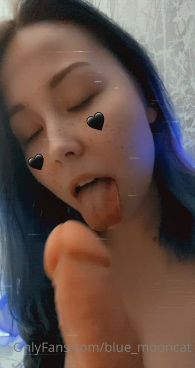 Blue Dildo Gagging clip