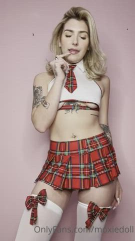 Blonde Schoolgirl Surprise clip