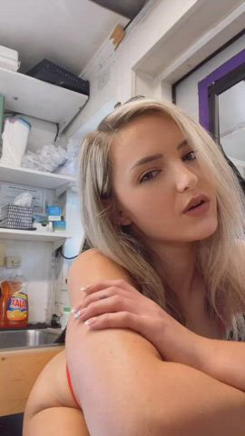 bikini blonde erica clip