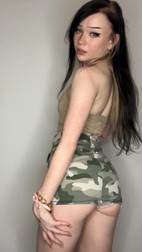 just a slut that loves showing off