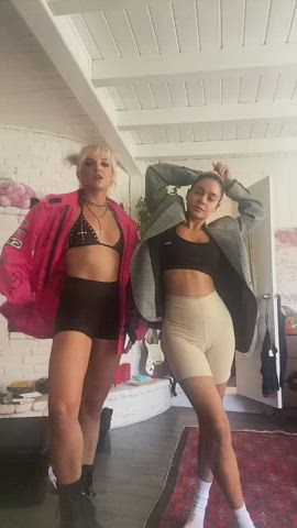 Camel Toe Spandex Vanessa Hudgens clip