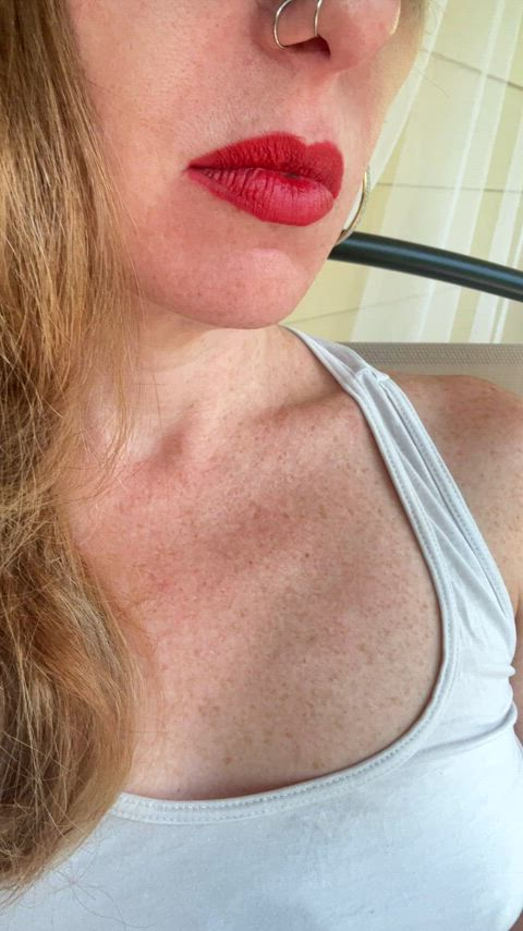 My lips are so thick and juicy around thisโฆ