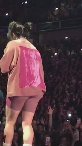 billie bending over <3