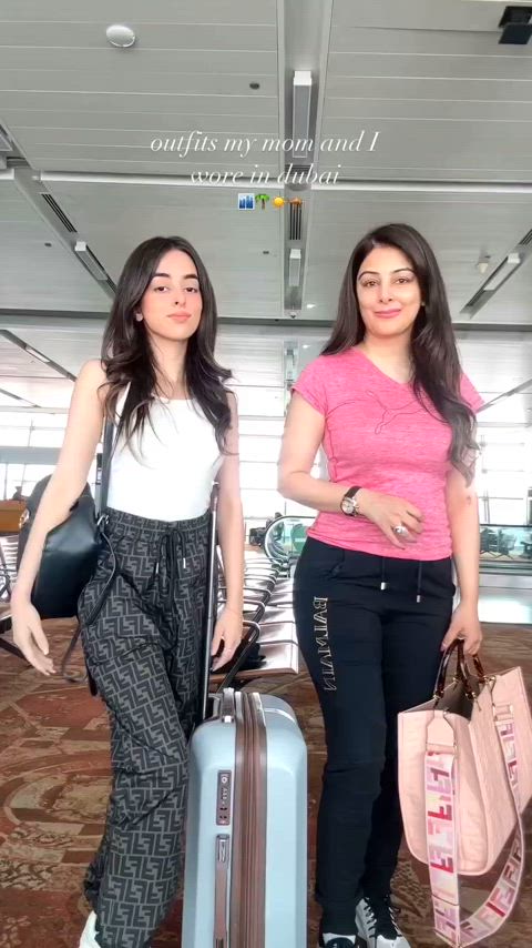 Mom or daughter?