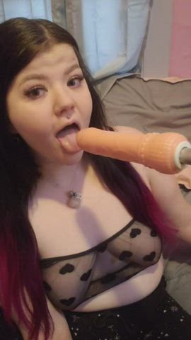 Want to put my new fuck machine to use? 😙 Custom [VID]s are back this weekend!