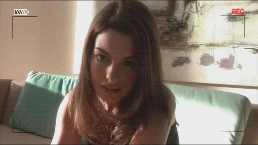 Anne Hathaway Celebrity Couch Sex clip