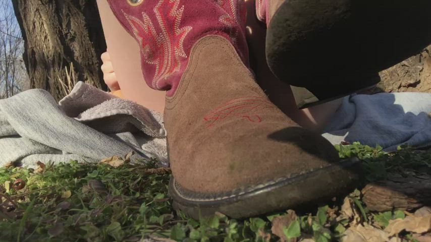 Want a taste of some delicious country girl pussy? π