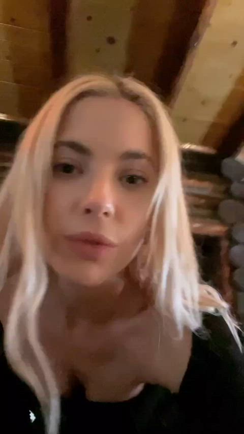 actress ashley benson blonde celebrity cleavage downblouse clip