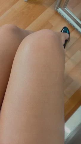 amateur camsoda camgirl chaturbate fetish heels legs streamate webcam clip