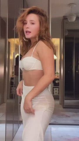 Brazilian Celebrity Dancing Teen TikTok clip