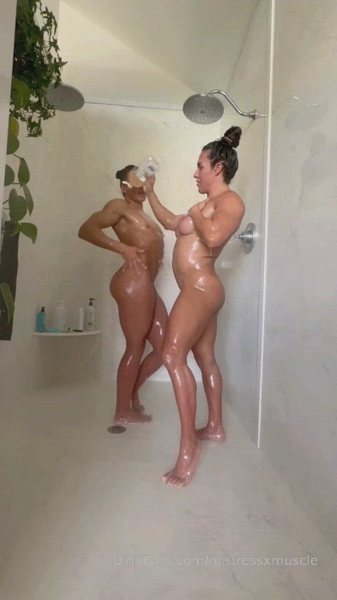 bodybuilder muscles muscular girl muscular milf clip