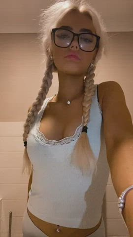 cute girlfriend glasses skinny tiktok clip