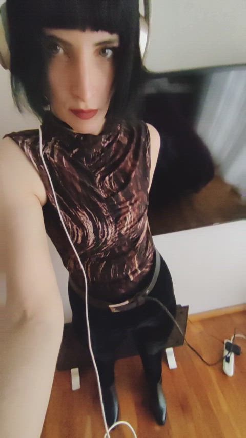 argentinian brunette femdom clip