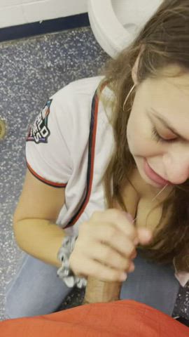 bathroom blowjob girlfriend clip