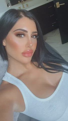 Babe Girls Lips clip