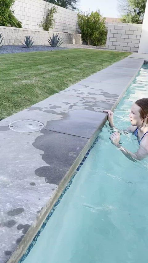 actress ass celebrity natural tits pale redhead small tits swimsuit clip