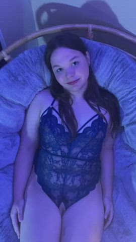 do you like pretty girls with pretty cocks? <3
