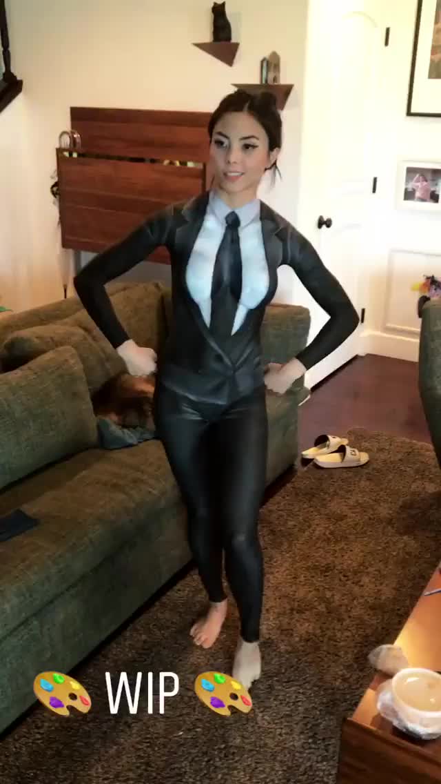 anna akana