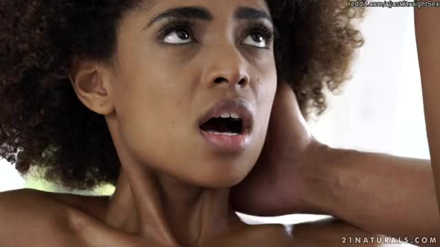 Luna Corazon in "Silky Sexy Massage"