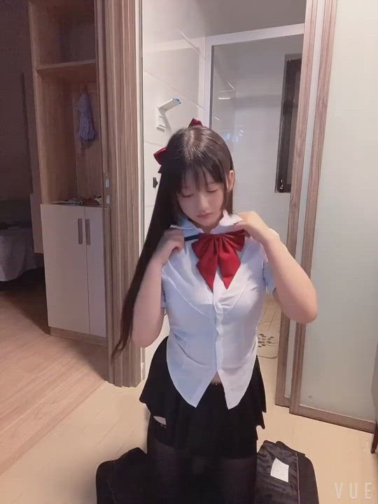 Chinese Masturbating Schoolgirl clip