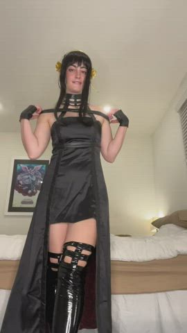 My first full cosplay is Yor!! How did I do?