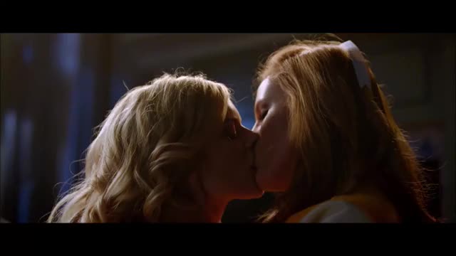 Bella Thorne clip