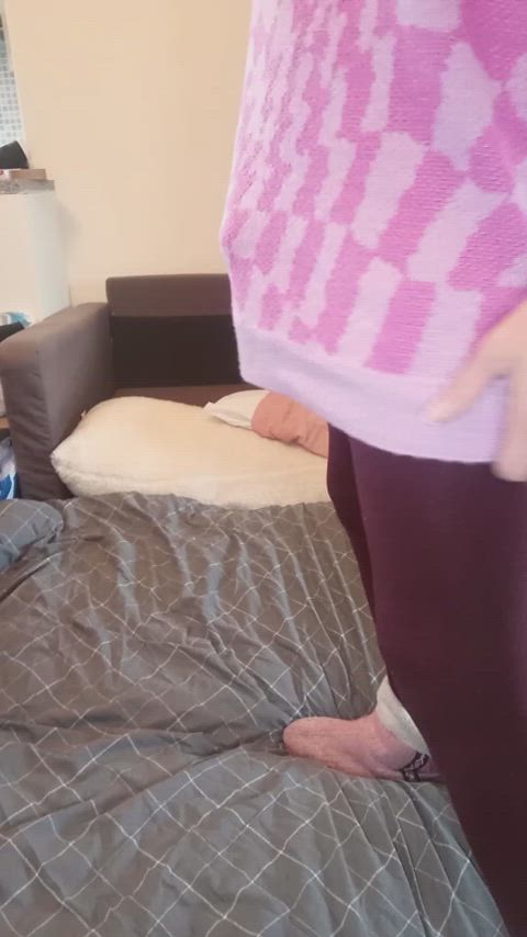 These leggings are so tight π
Lots more fun at my OF β$5β