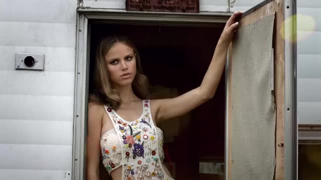 Halston Sage clip
