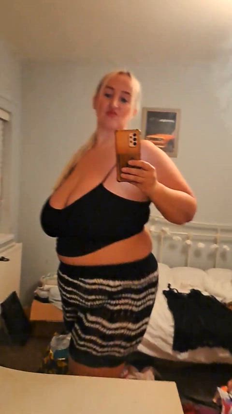 clothed milf mom clip