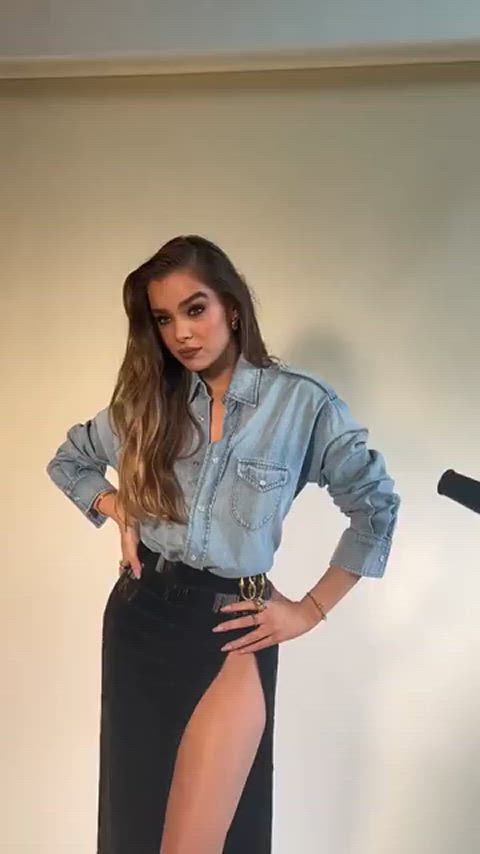 hailee steinfeld hottie legs celebs clip