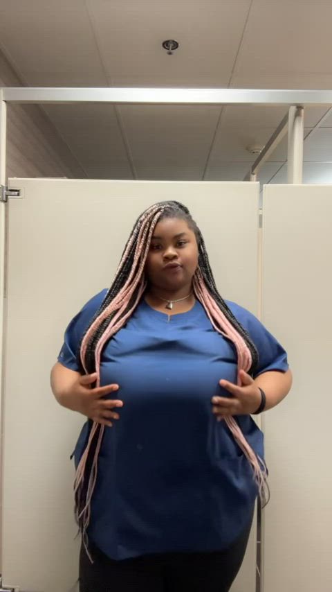 Everyone loves a big titty slut in scrubs right ? 😋😈
