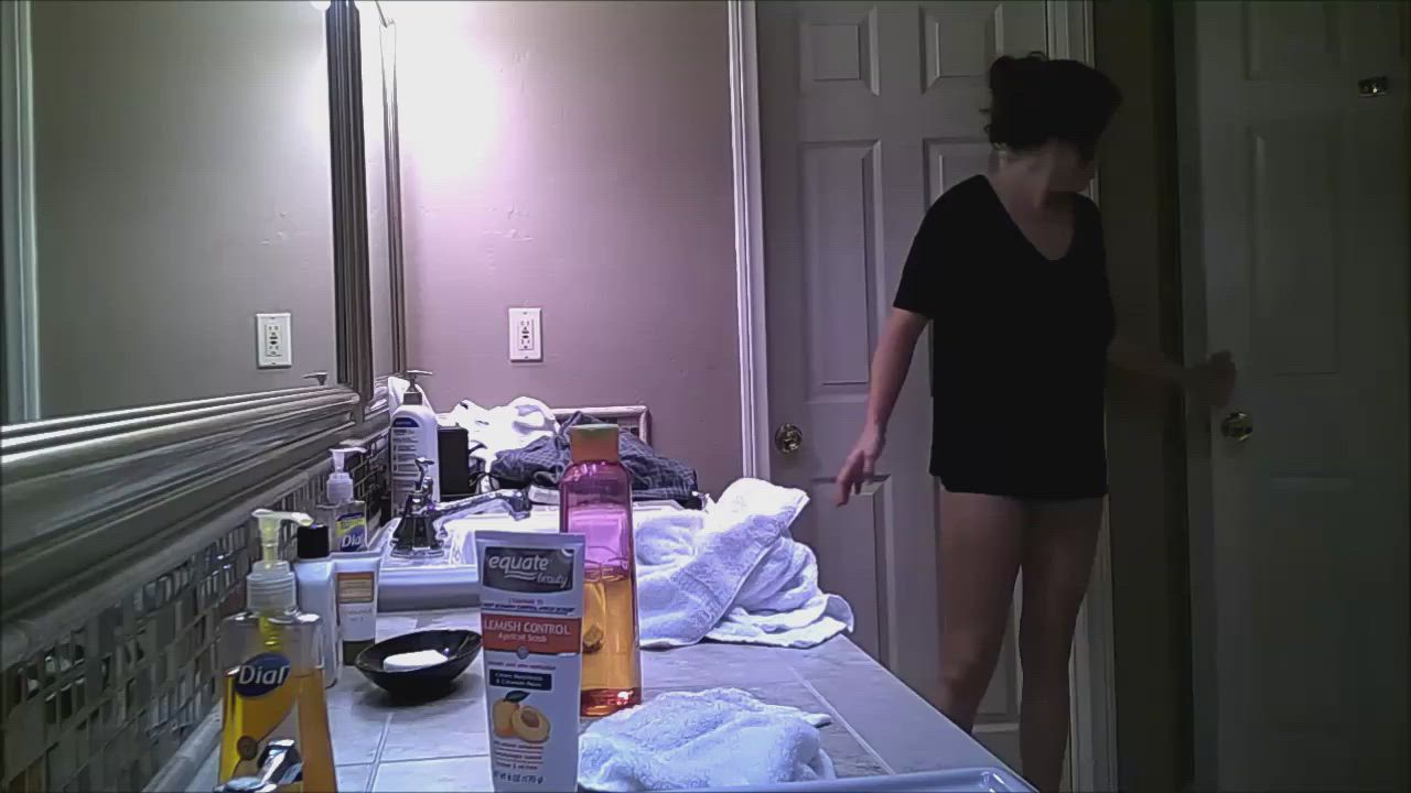 Bathroom Hidden Cam Voyeur clip