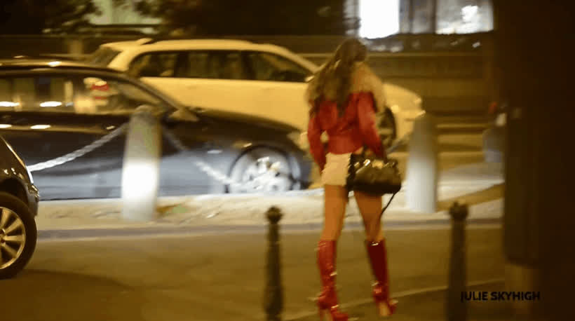 Boots Outdoor Public Upskirt r/ExposedToStrangers clip