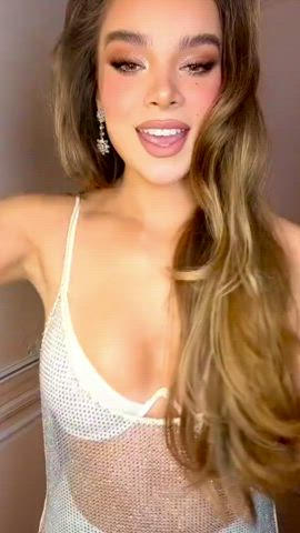 babe babes celebrity glamour hailee steinfeld model pretty tease tiktok clip
