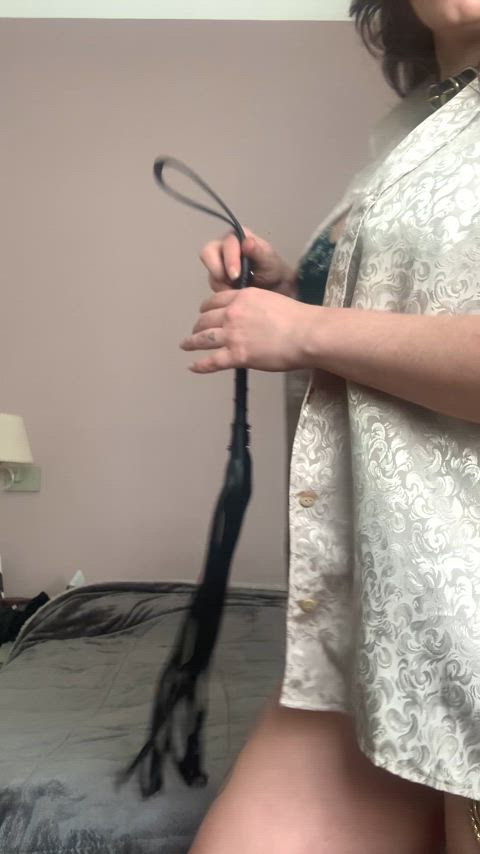 sexy whipping white girl amateur-girls clip