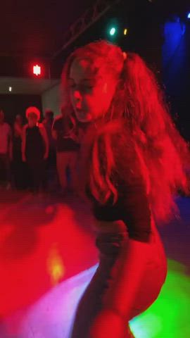 brunette dancing teen clip