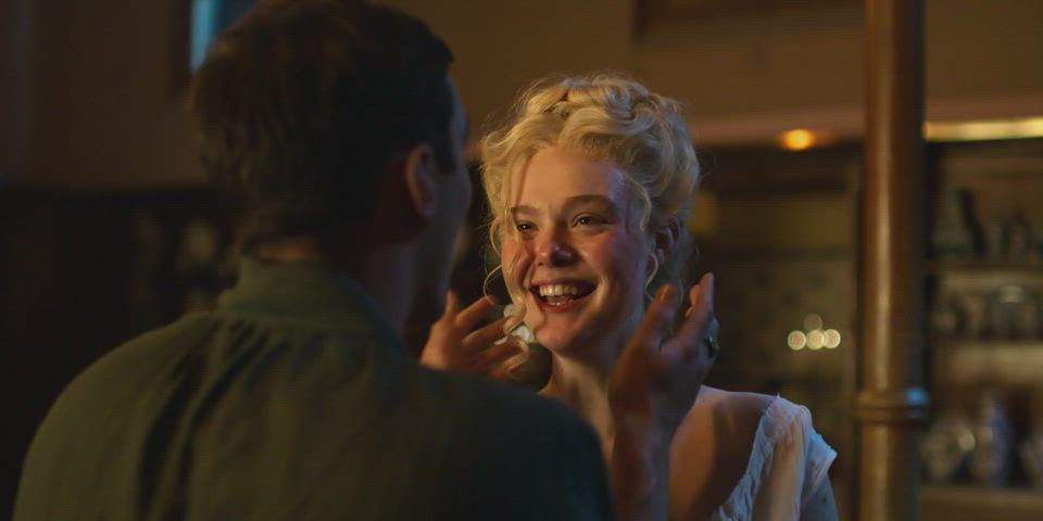 celebrity elle fanning topless clip