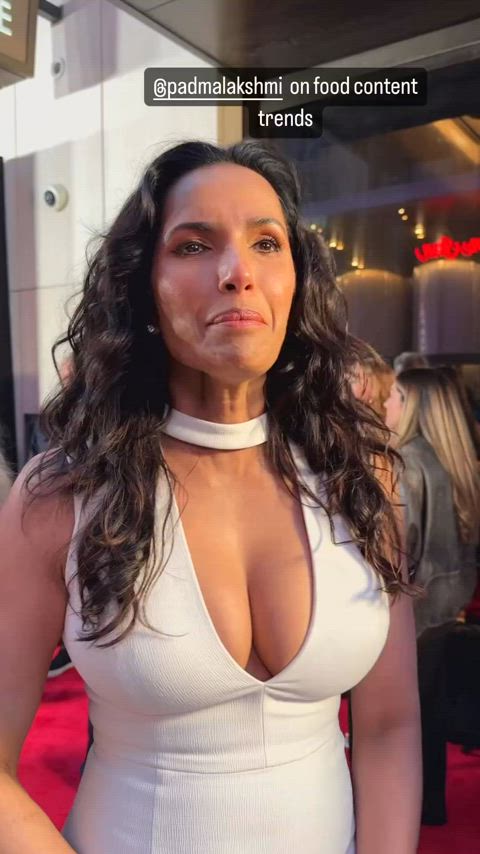 beautiful celebrity dress milf sexy clip