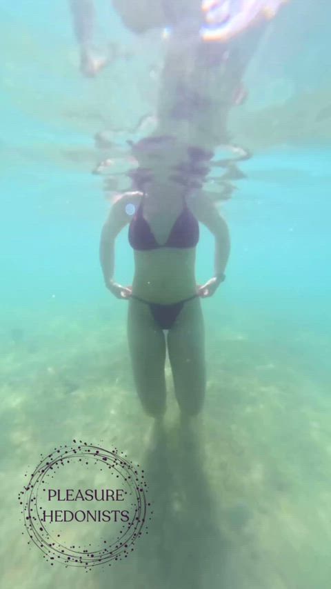 beach bikini boobs fake boobs petite public pussy strip tits underwater bikinis on-off